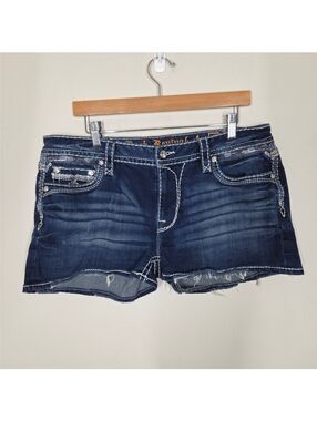 Rock Revival Celinda Shorts Dark Wash Rhinestone Mini 34 Contrast Stitching